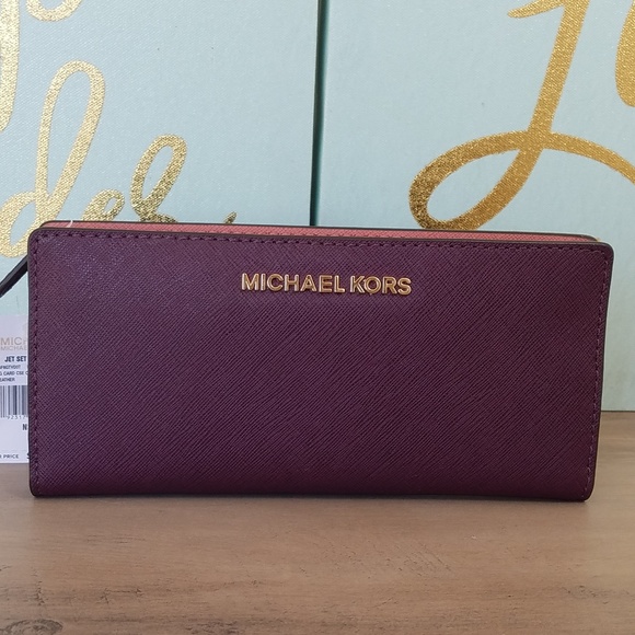 MICHAEL Michael Kors Handbags - 💎SALE Michael Kors Jet Set Travel Bifold Wallet